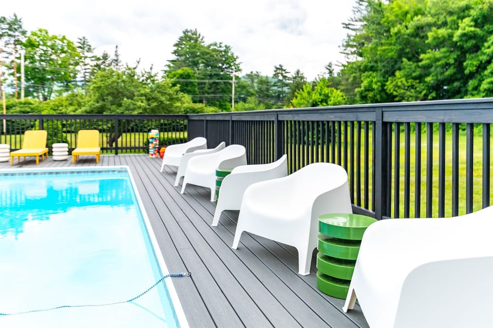 [Exterior, Pool Deck]. Seating, seating, and more seating.