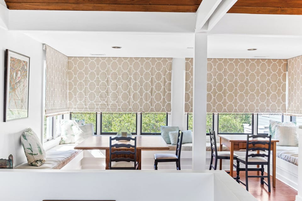 COZY DINING SPACE