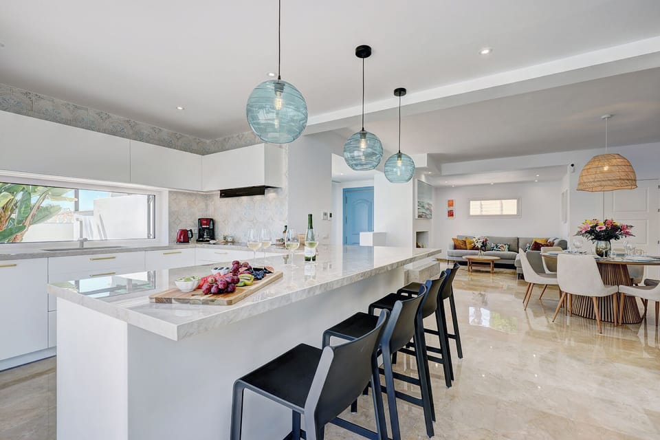 Spacious Counters make for fun and entertaining times!
