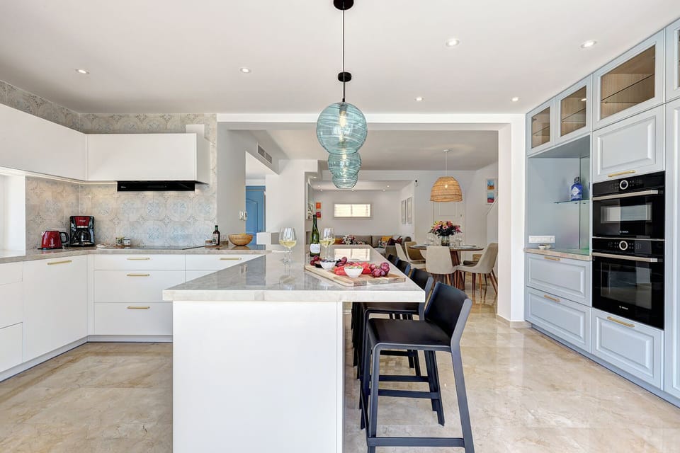 Open Kitchen Dining Room and Lounge Area Concept works wonderfully!
