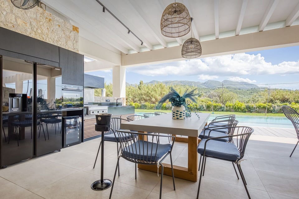 Balcony / Terrace / Patio, Building Exterior, Outdoor, Pool