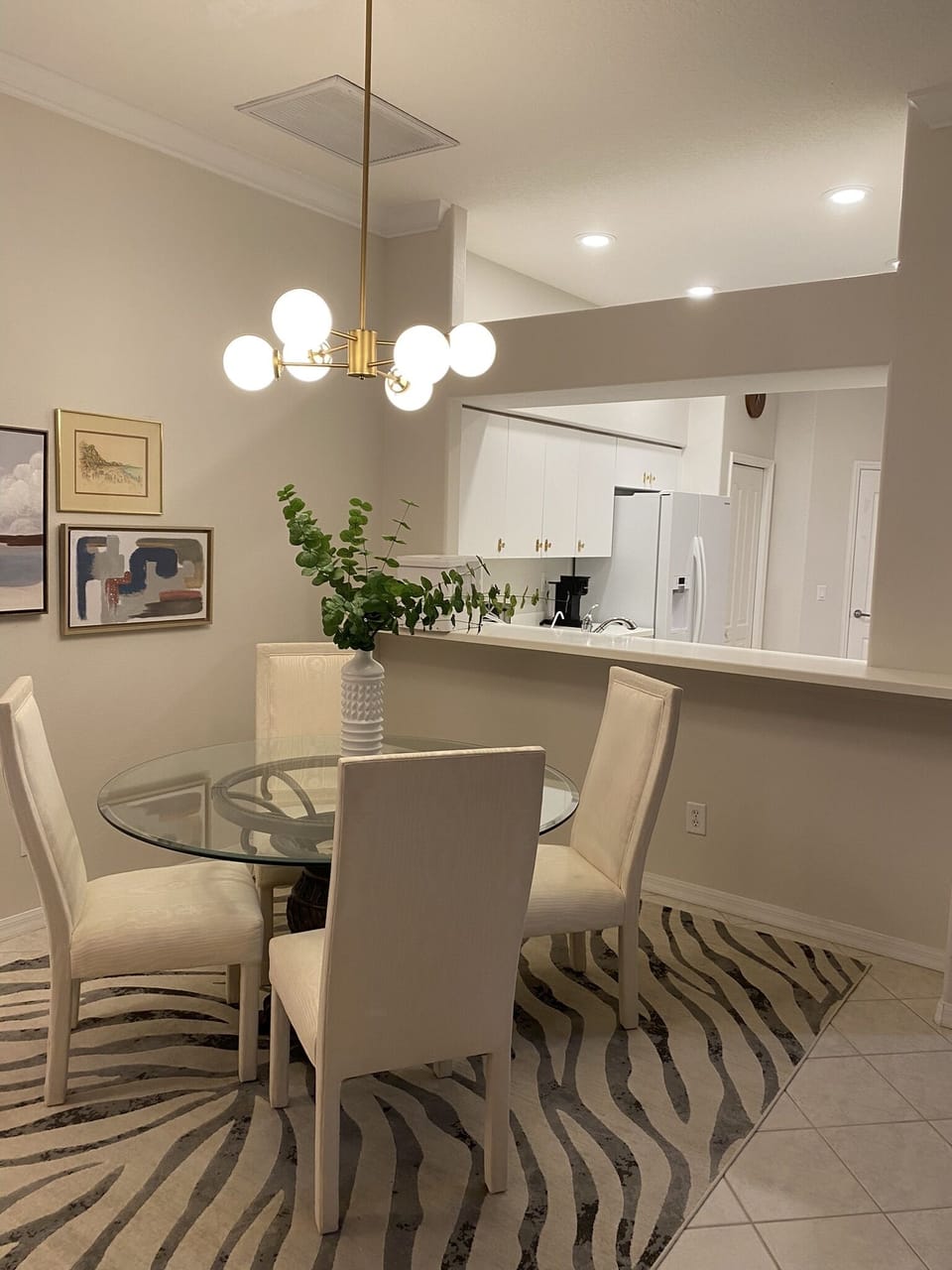 Dining room.