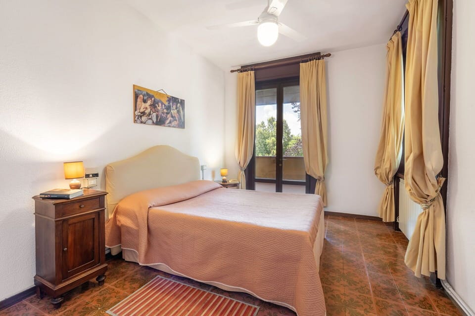 Autumn, Bedroom, Spring, Summer