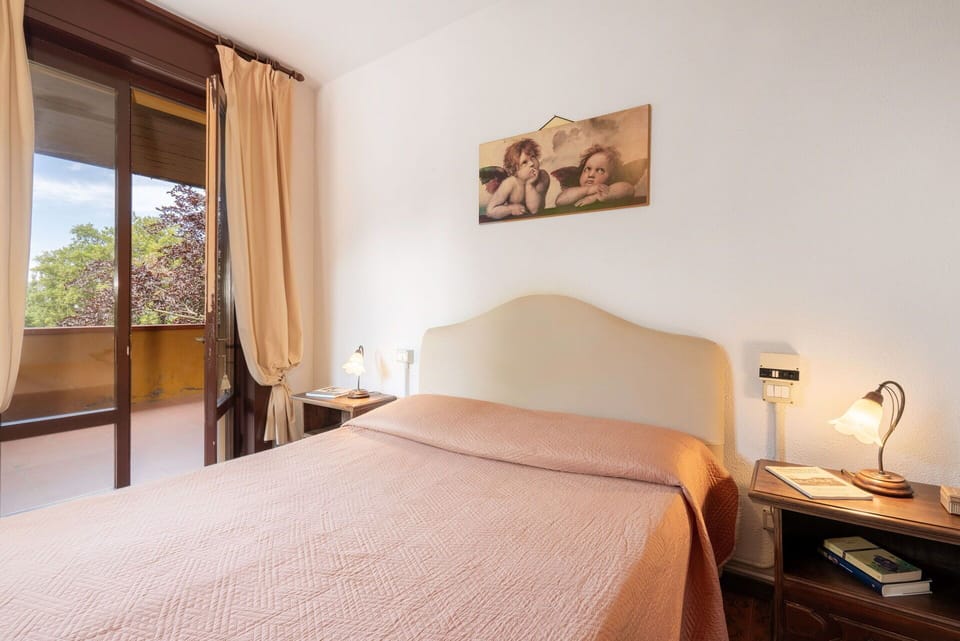 Autumn, Bedroom, Spring, Summer