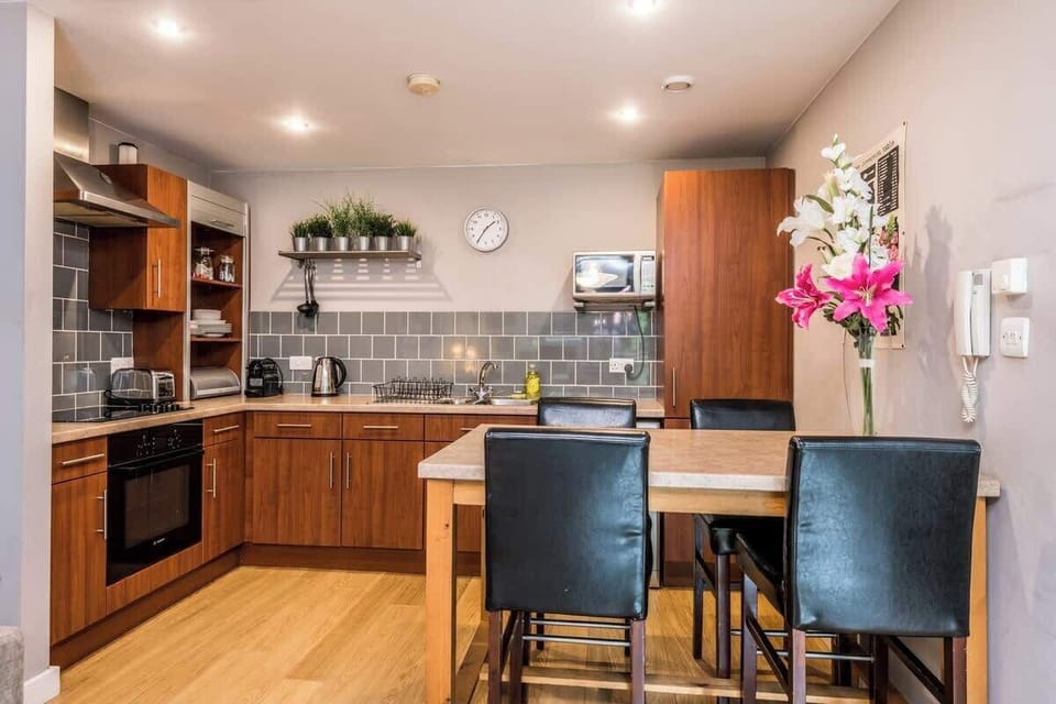York Place Apt, Liverpool - Host & Stay