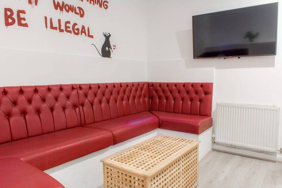 Fleet Nightlife I, Liverpool - Host & Stay