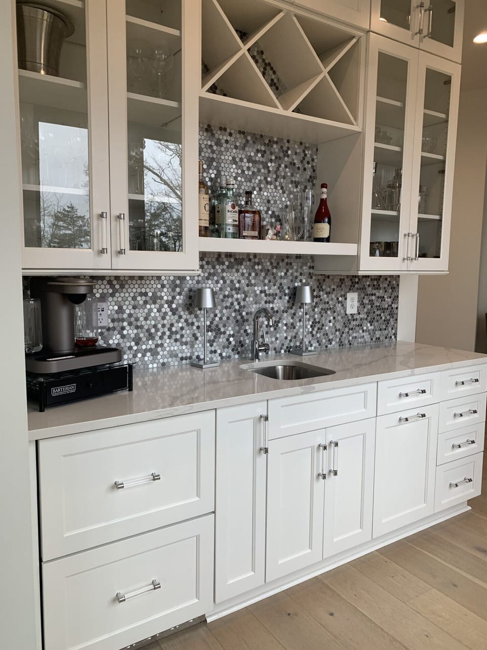 Main Floor wet bar with 2 drawer refrigerators
