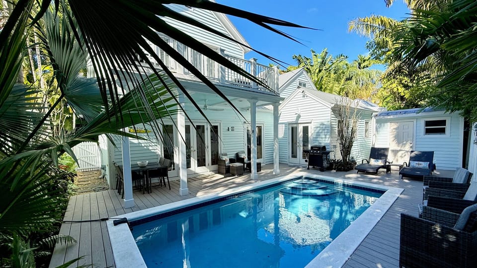 A hidden gem, this very private oasis invites you to escape the ordinary and immerse yourself in a world of serenity and charm 