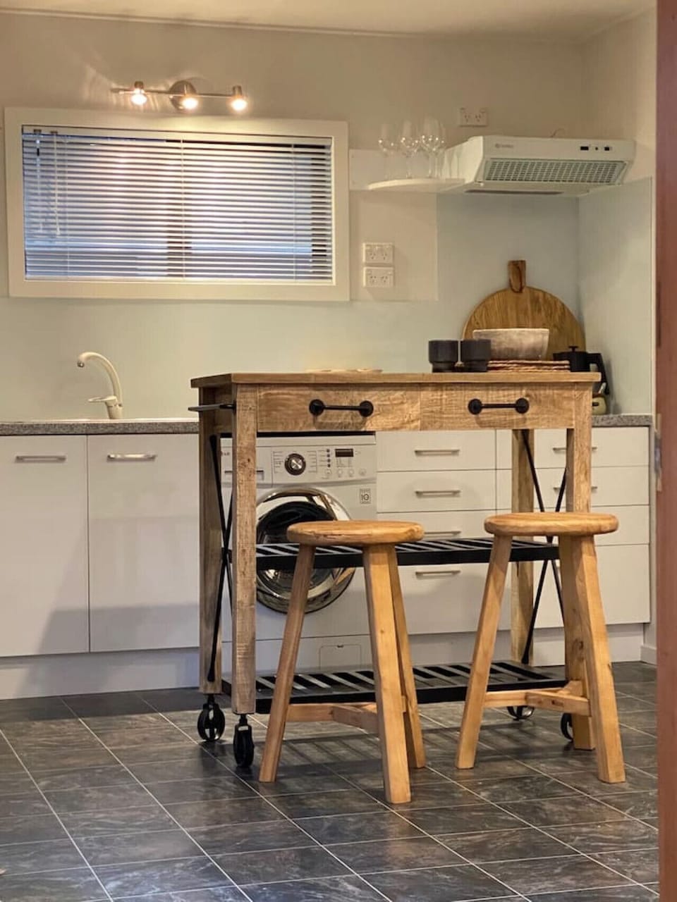 Kitchenette and dining area