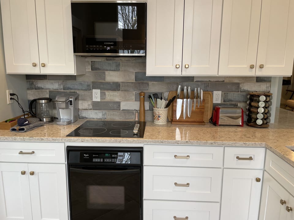 Fully equipped kitchen.