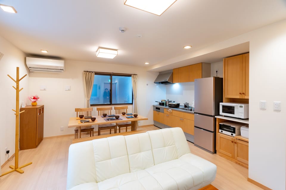 living and ding area on 2nd floor