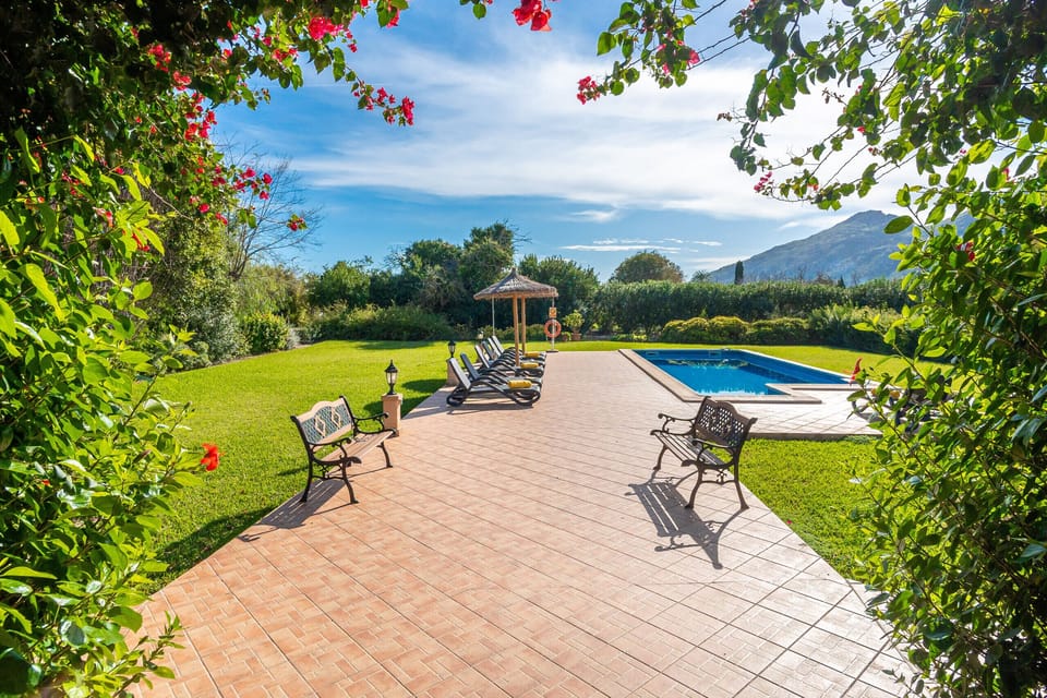 Can Torretes Alcudia Finca for 8 with swimming pool just a few metres from the village 
