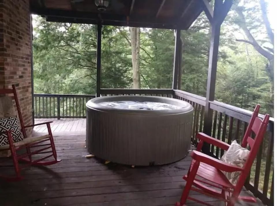 Hot tub