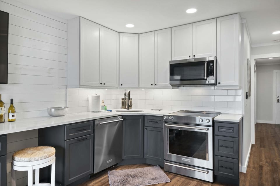Full Kitchen including dishwasher!
