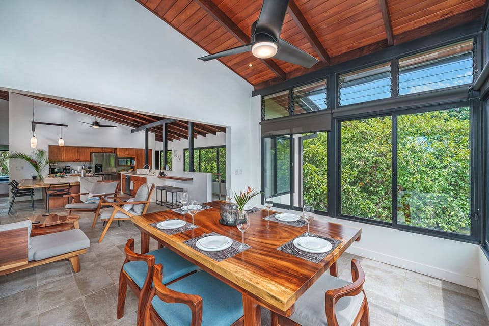 Dining area connecting to living area and kitchen