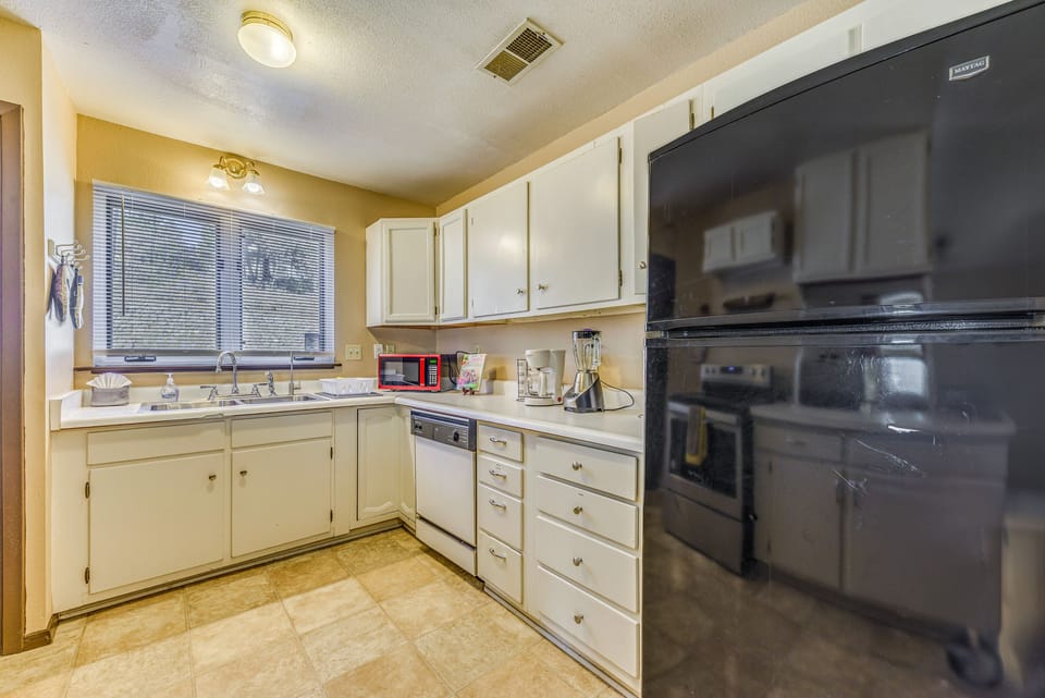 Kitchen | Main Level | Dishwasher | Drip Coffee Maker | Cooking Basics