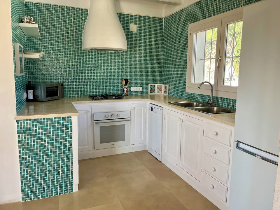Fully equipped kitchen