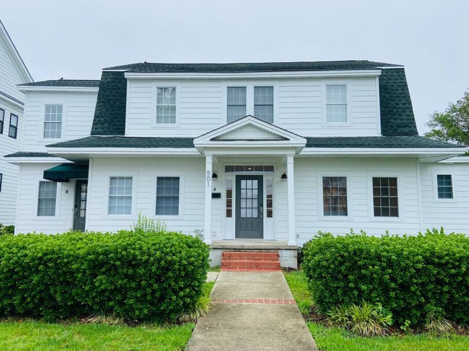 Bring friends to live the duplex vacation rental dream!