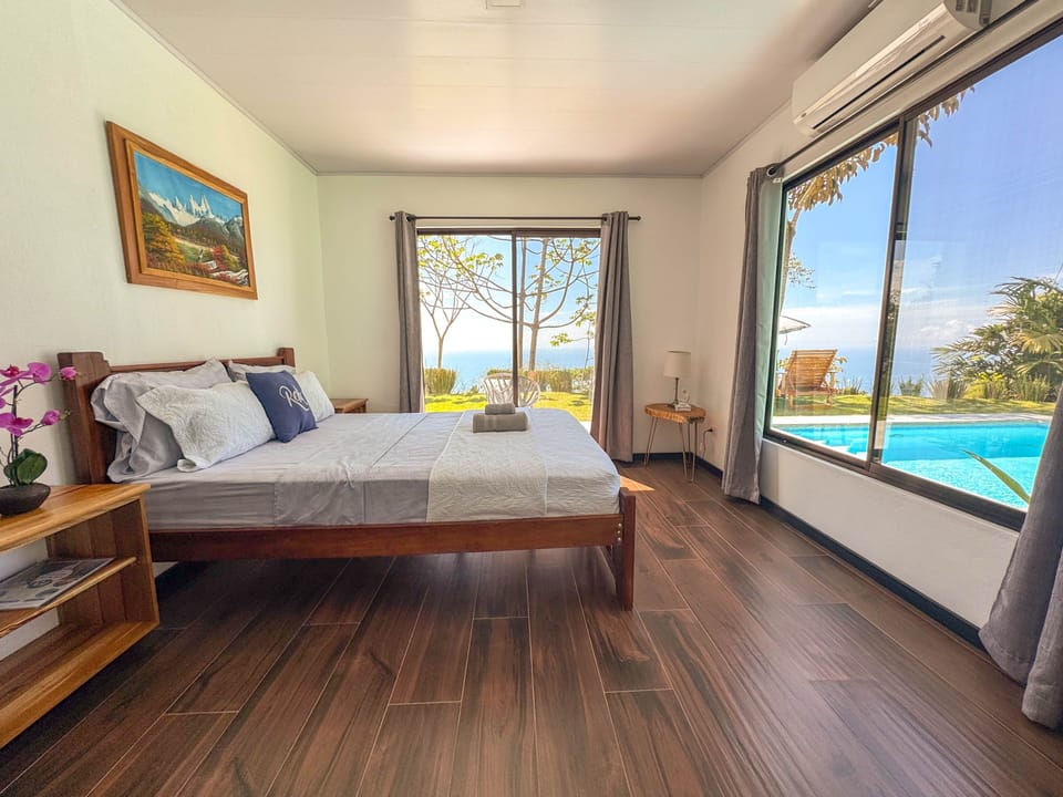 MASTER BEDROOM 1 OVERVIEW
