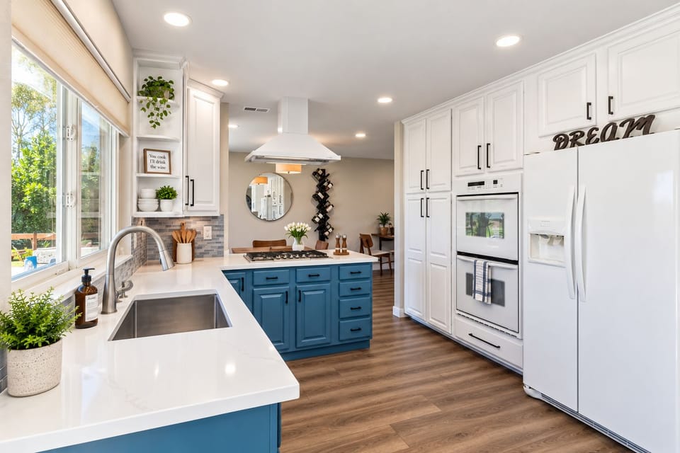 Fully equipped kitchen with double ovens and tons of storage