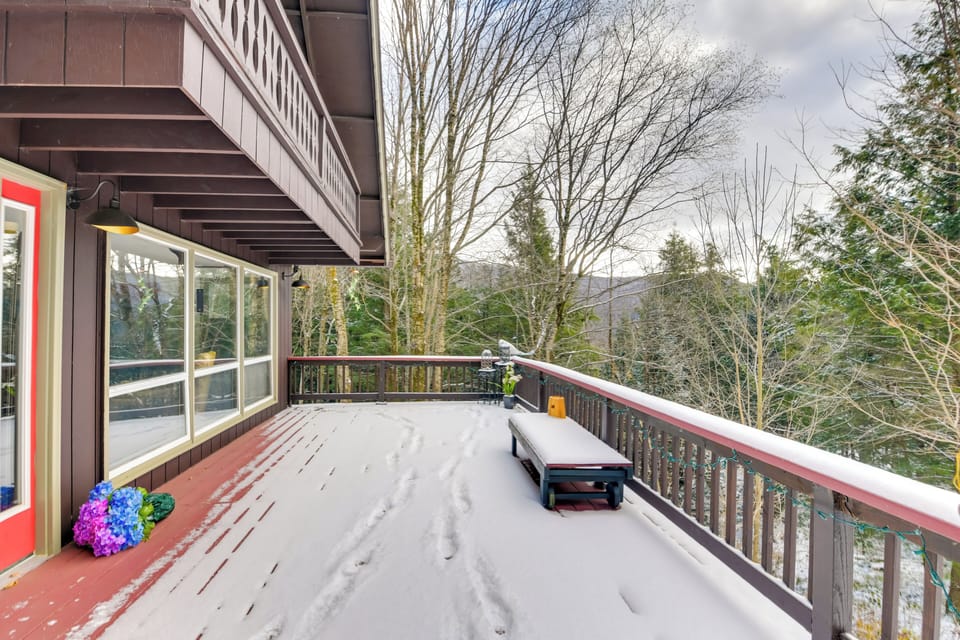 Spacious Deck | Mountain Views
