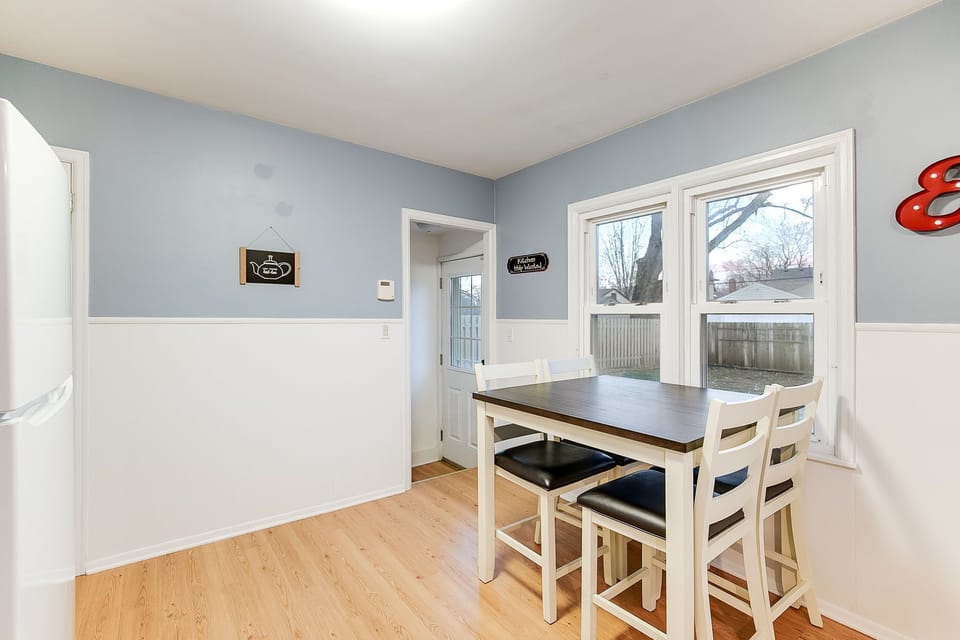 Eat in Kitchen