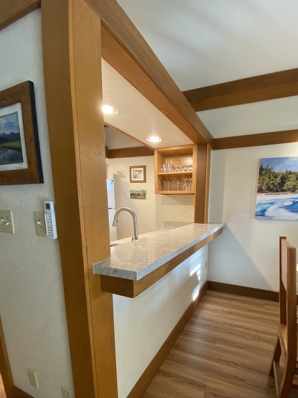 recently renovated full kitchen.
