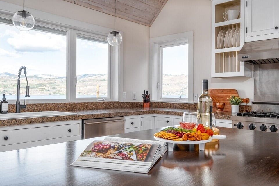 "We kept gathering in the gorgeous kitchen to enjoy our grazing charcuteries and then back to the pool wed go!"
- Aimee