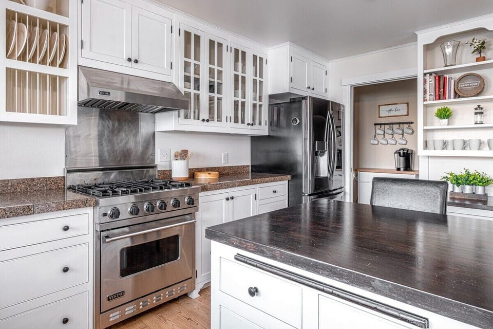 "The kitchen was probably the most well stocked kitchen out of all the airbnbs I've stayed at"
- Hosanna