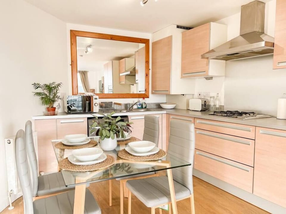 Kitchen/Dining area