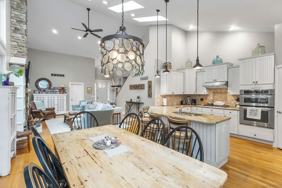 Open concept kitchen and dining area