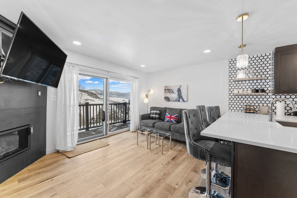 Summit Yacht Club #10