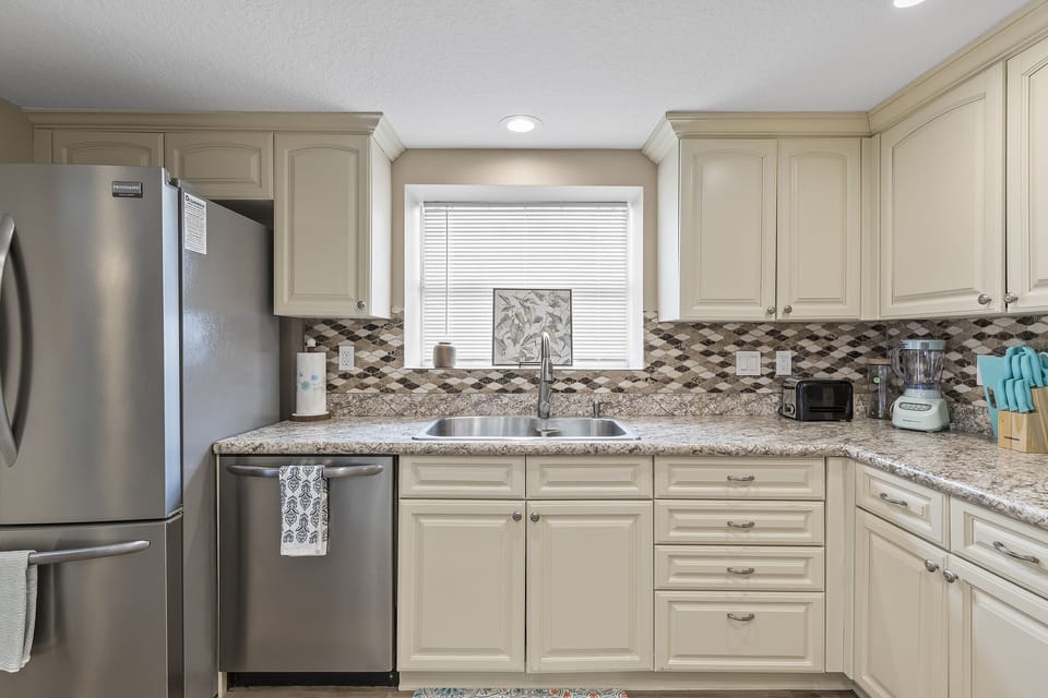 Kitchen with Upgraded Cabinets