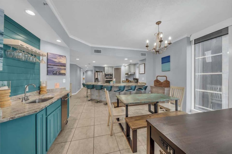 Open concept dining room with seating for 4