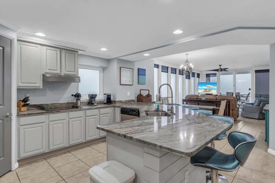 Kitchen opens into dining area