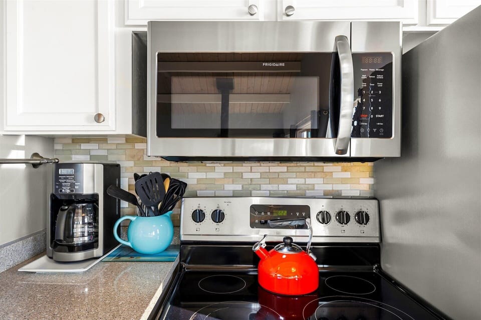 Everything handy for the cook