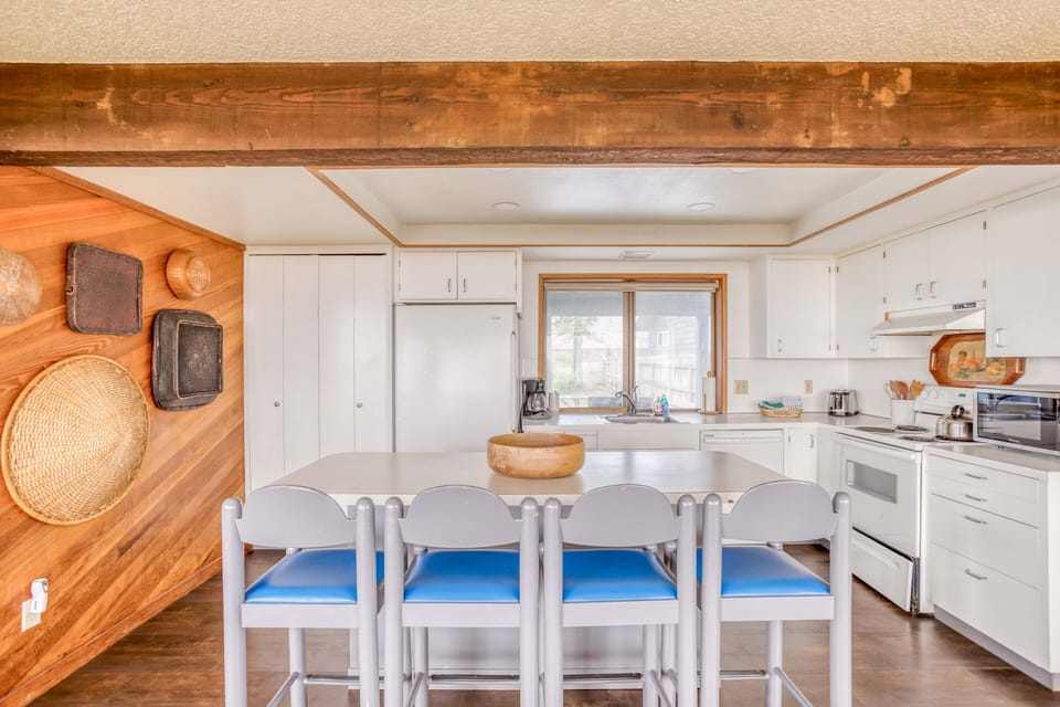 Kitchen with Amenities and Island
