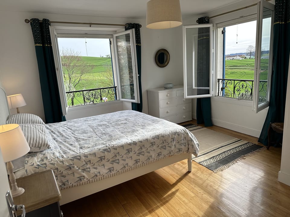 Dual aspect of Master bedroom