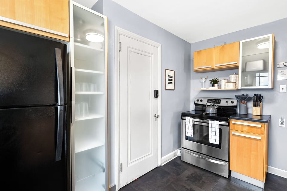 The kitchen is equipped with all the latest appliances, making it easy to cook up a delicious meal in no time.
