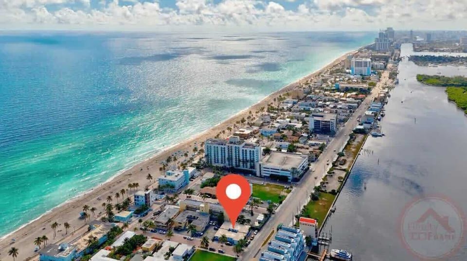 Amazing bird's eye view of the beach and serene neighborhood.