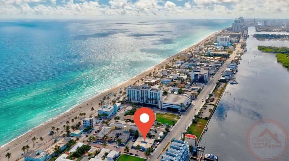 Amazing bird's eye view of the beach and serene neighborhood.