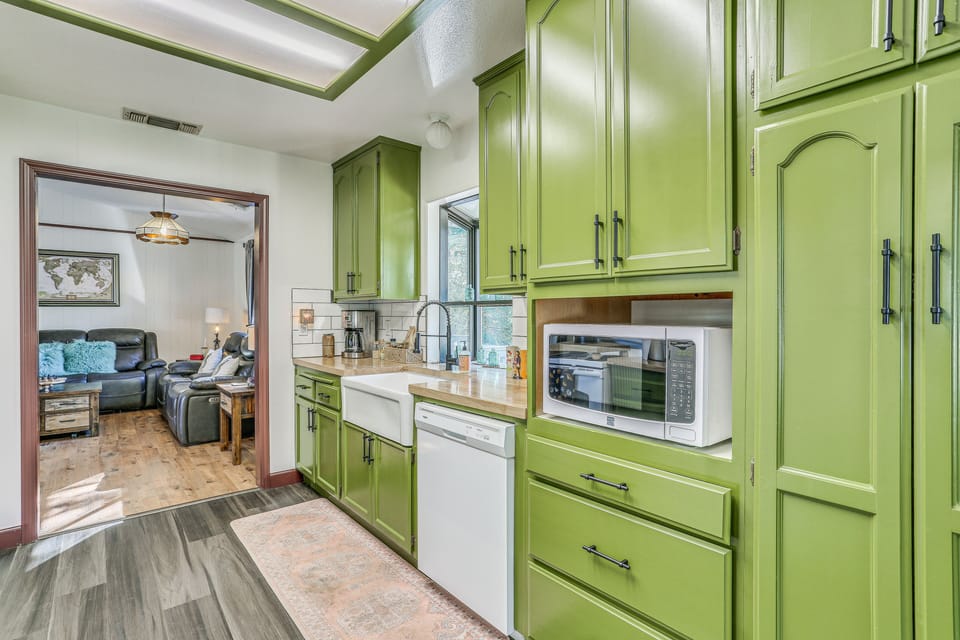 Kitchen | Dishwasher | Coffee Maker