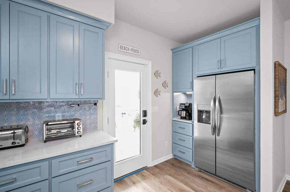 Drip and K Cup style coffee pot with full size fridge and freezer on 2nd floor