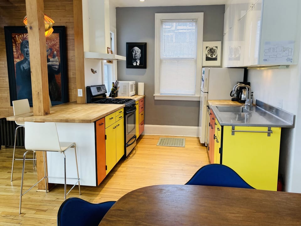 fully equipped kitchen