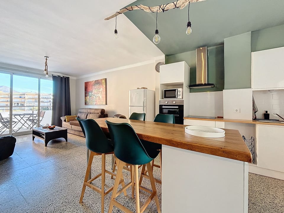 LIVING DINNING ROOM