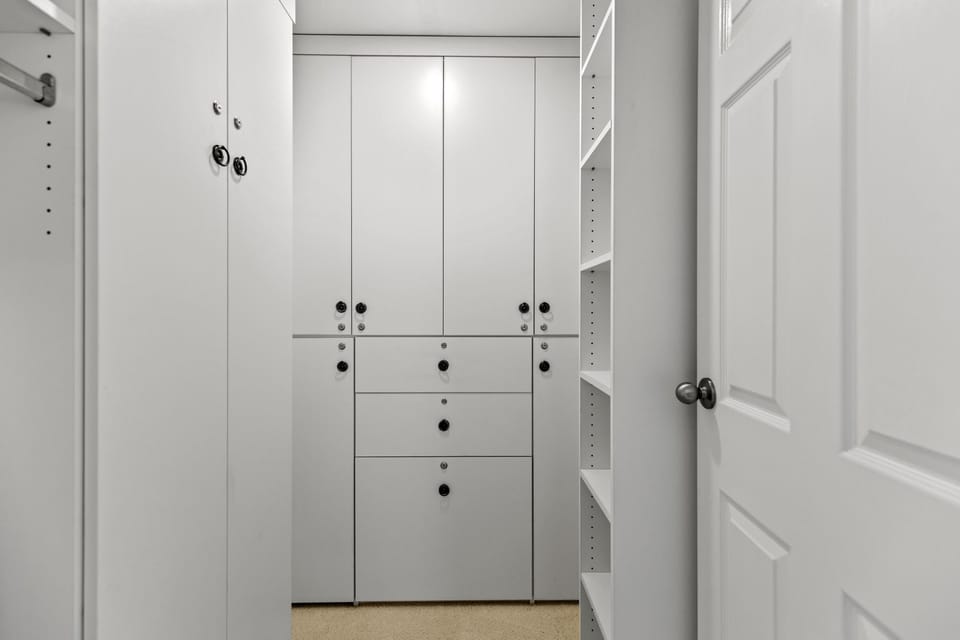 Walk-in closet