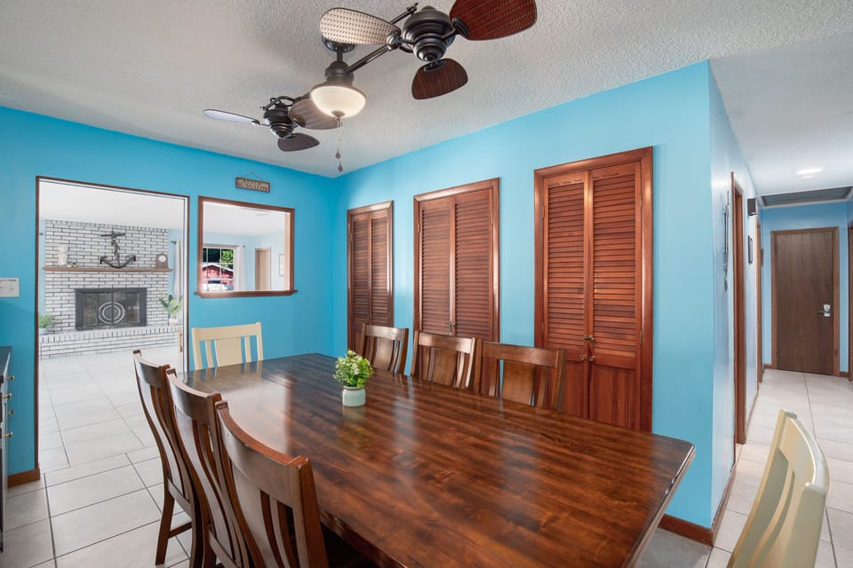 Dining room, pantry ceiling fan, highchair, co-sleeper