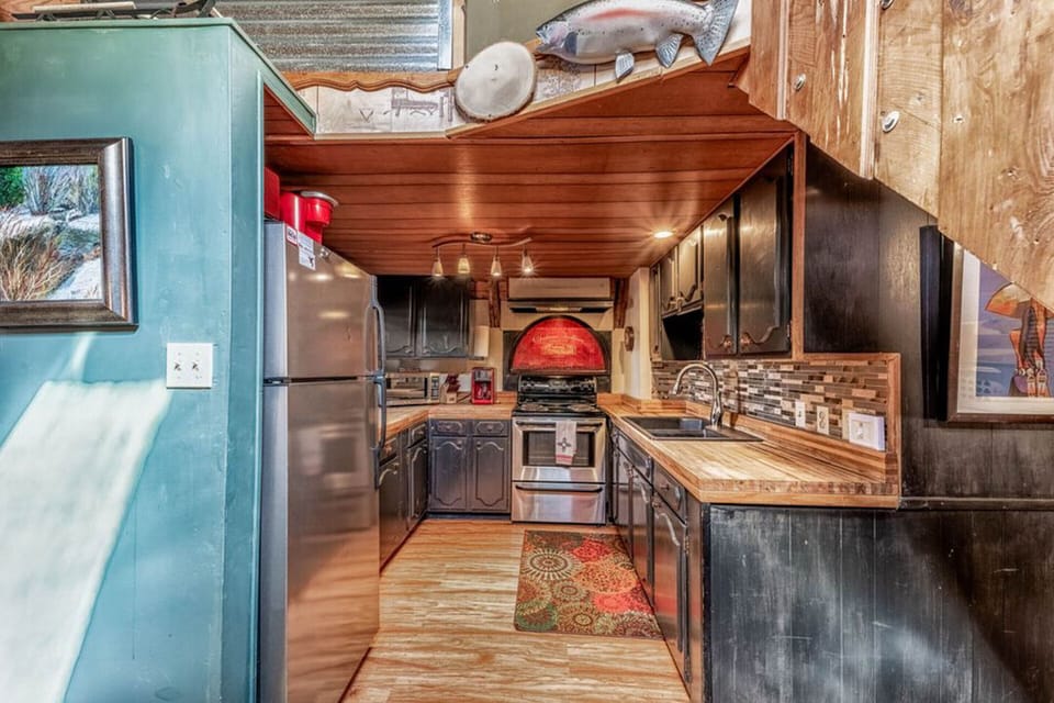 Full Kitchen - Stainless Steel Appliances - First Floor
