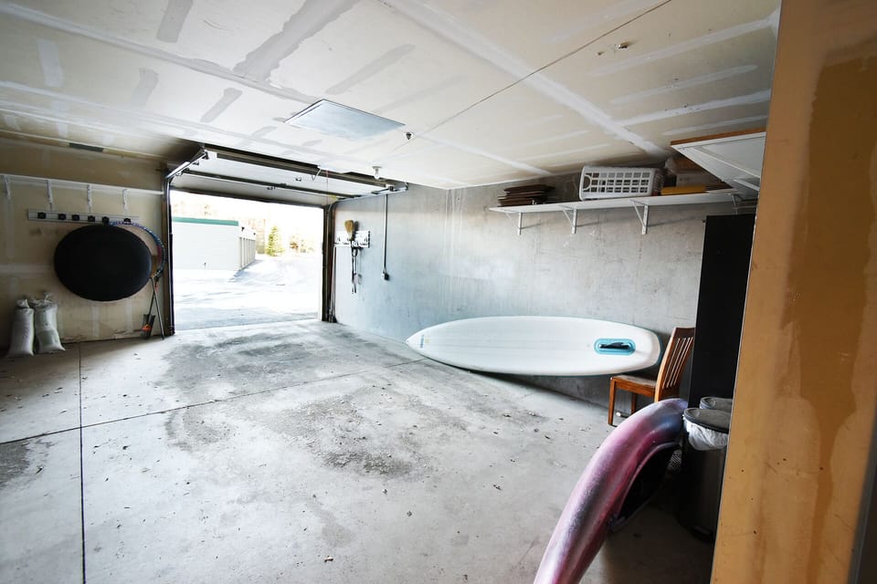 1 Car Garage - 1 Car Garage Near Elevator