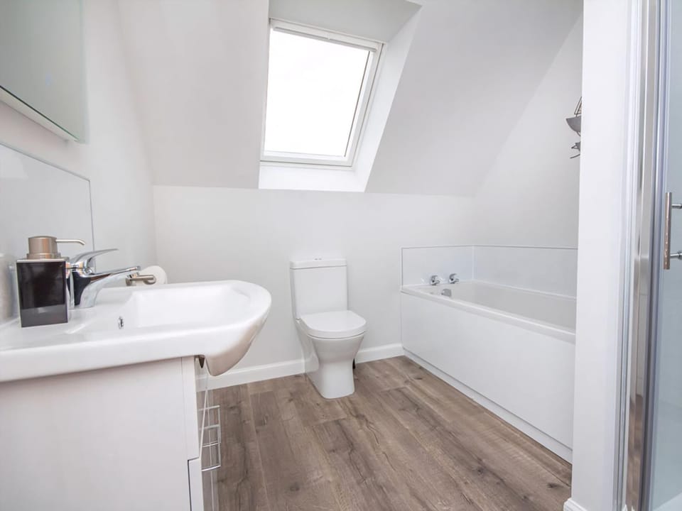 Bathroom | On The Beach, Balintore, near Tain